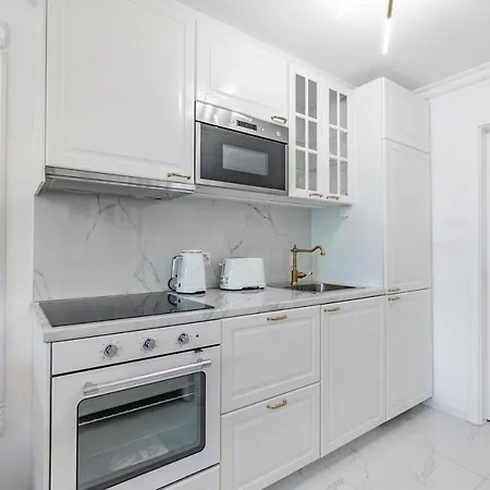 Secret Garden - Lakefront مونترو