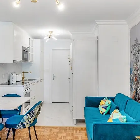 Secret Garden - Lakefront مونترو