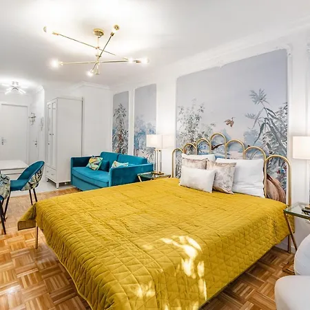 Secret Garden - Lakefront * مونترو