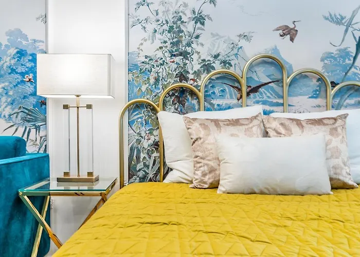 Secret Garden - Lakefront Apartment Montreux